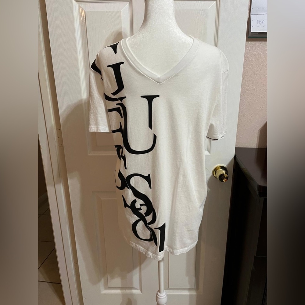 (H) Guess white and black men's shirt